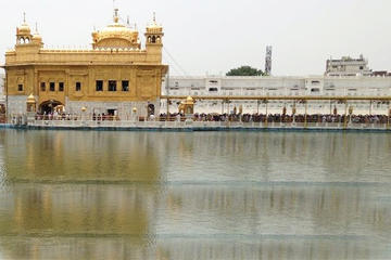 Amritsar Golden Temple, Jallianwala Bagh, and Wagah Border Ceremony Private Tour