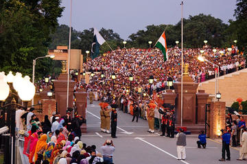 Amritsar Wagah Beating Retreat Border Ceremony and Dinner Experience