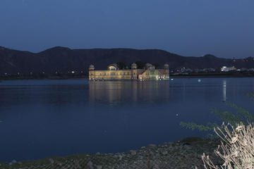 Evening Tour of Jaipur with Night View of  Jal Mahal followed by dinner