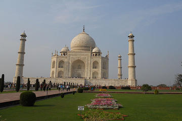 Full-Day Taj Mahal Agra Tour from Bangalore