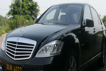 Private Luxury Hotel to Mumbai Airport Transfer by BMW or Mercedes