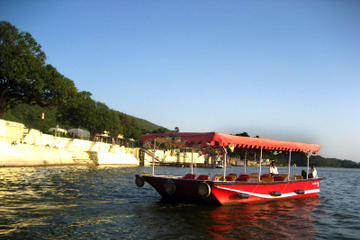 Private Tour: 4-Night Udaipur and Mount Abu Tour