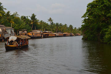 Private tour: Overnight backwater Cruise tour with romantic candle light dinner