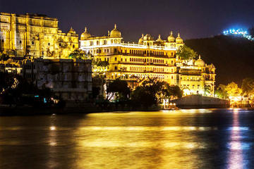 Udaipur City Private Tour with Lake Pichola Cruise and Lunch