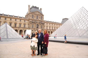 Notre-Dame, Louvre Museum and Montmartre Private Day Tour