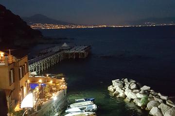 Neapolitan Pizza and Naples Night Sightseeing by Boat