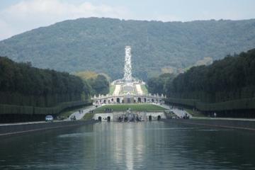 Private Tour: Royal Palace of Caserta and Shopping Tour from Naples