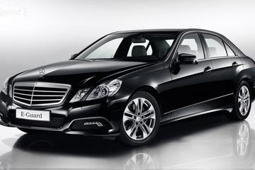 Private Amsterdam Airport Arrival Transfer to Eindhoven by Luxury Car