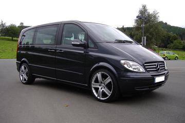 Private Arrival Transfer: London Luton Airport to Central London in a Luxury Van