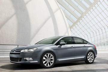 Private Arrival Transfer: Minsk International Airport to Arrival Hotel
