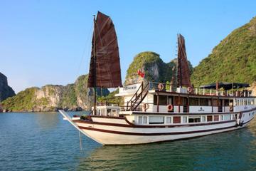 Halong overnight boat trip with kayaking and cooking lesson