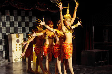 Viva Las Vegas lady boy entertainment show with Dinner