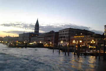 Private Tour: Venice Walk, Gondola, and Private Boat Tour ending on Murano Island with Venetian Lunch and Glass Factory Visit
