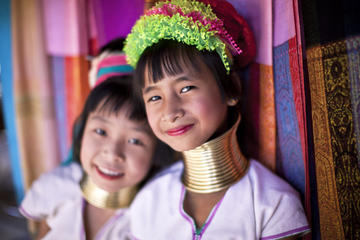 Hill Tribe Village Tour and River Cruise including Lunch from Chiang Mai