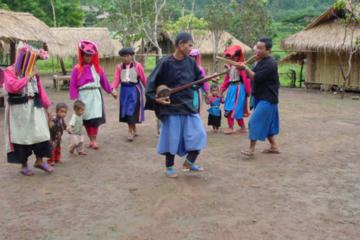 Private: Full-Day Long Neck Village and Lahu Hill Tribes with Boat Trip Tour From Chiang Mai