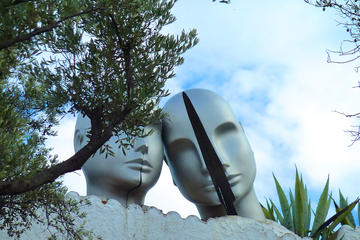 Dali Museum, Figueres and Cadaqués Small Group Tour with Hotel Pick Up from Barcelona