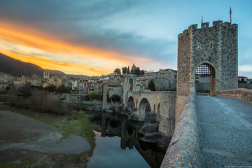 Private Besalú Vic and Medieval Towns Tour From Barcelona