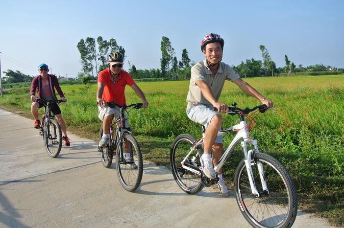Cam Kim Island Discovery Cycle Tour from Hoi An