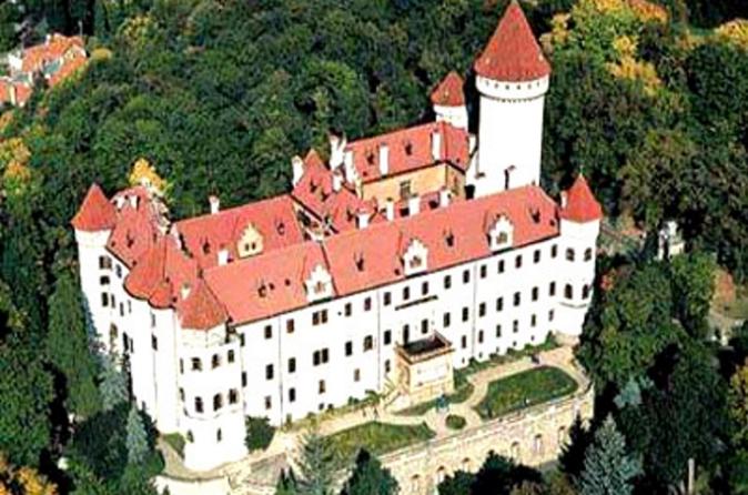 Tour privato al castello di Konopiste, al castello di Karlstejn e Nový Knín da Praga