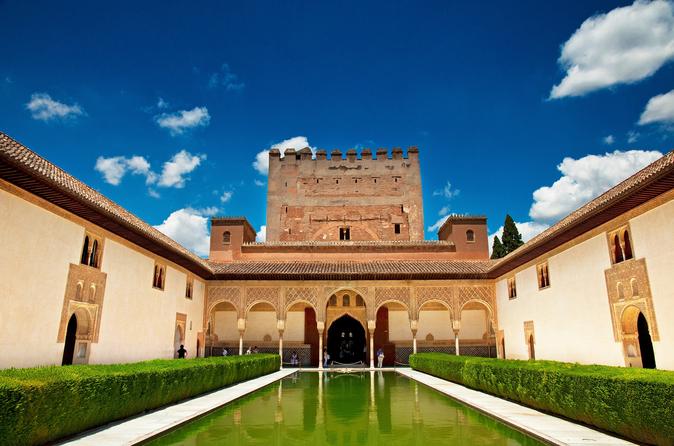 Tour guidato per piccoli gruppi dell'Alhambra e dei giardini Generalife a Granada
