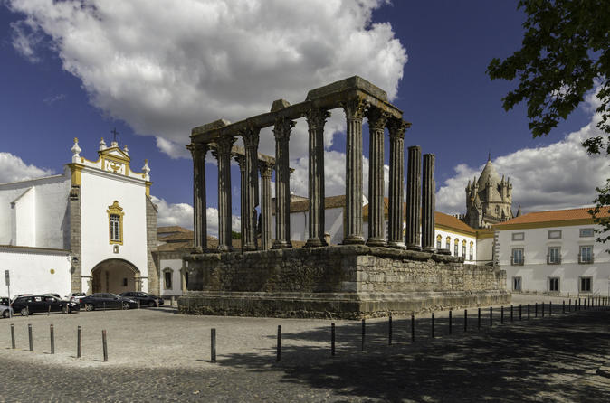 Évora Tour privato di un giorno intero da Lisbona con pranzo e degustazione di vini