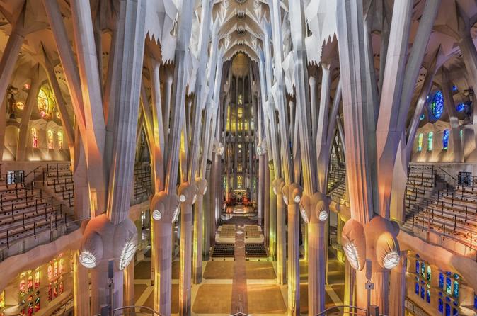 Visite privée des façades de La Sagrada Familia avec visite libre de l'intérieur