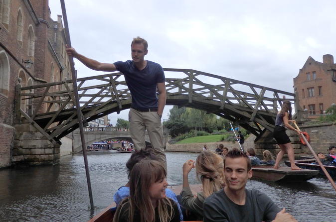 45-Minute Shared Punting Tour in Cambridge