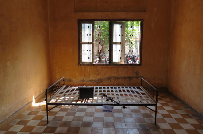 Killing Fields and Prison S21 Tour