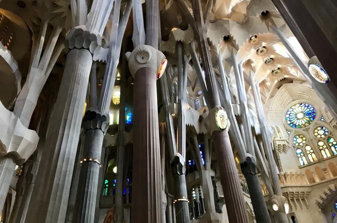 Barcelona in a Day: La Sagrada Família, Casa Milà & Historic Center - 09:00