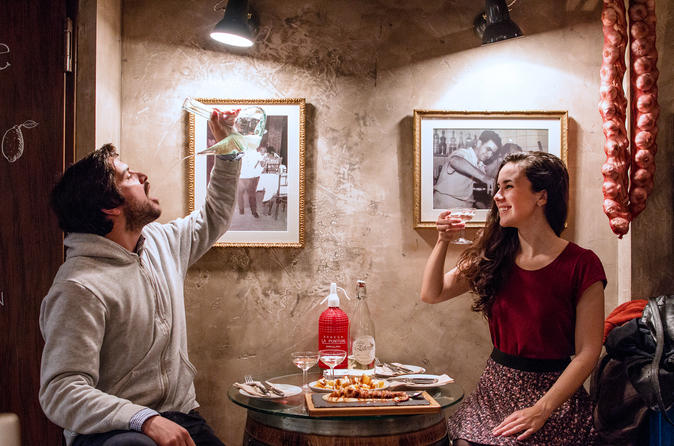 Tapas and Wine Experience Walking Tour in Barcelona