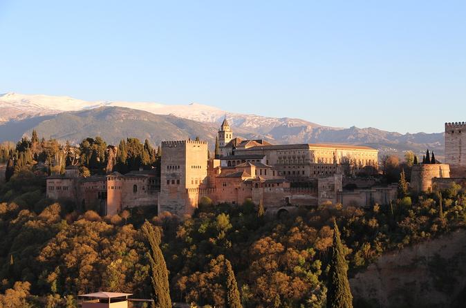 Walking Tour Granada: Hiden places and Gastronomy