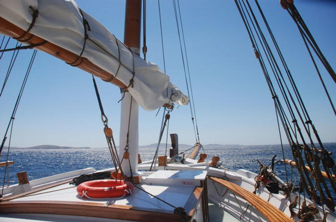 Full-Day Delos and Rhenia Island Cruise from Mykonos