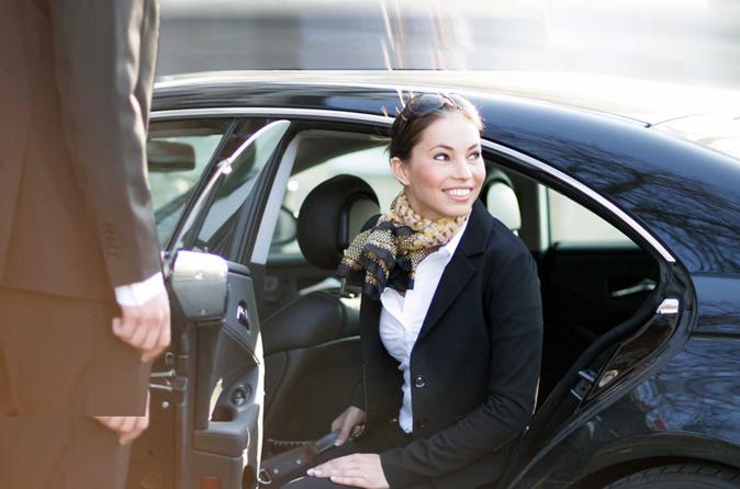 Low Cost Private Arrival Transfer from Cardiff International Airport to Cardiff