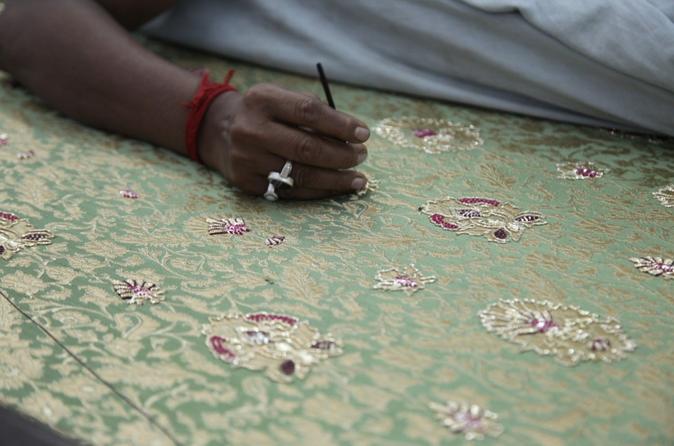 Weaves of Lucknow Private Tour Including Home-Cooked Lunch