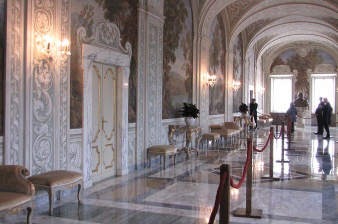 Castel Gandolfo Private Tour: Barberini Gardens, Apostolic Palace with Transfers