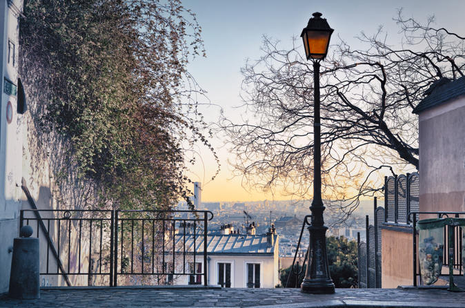 Skip-the-Line Louvre Museum Tour and Montmartre Sightseeing with Funicular Ride - 2pm in English 14:00