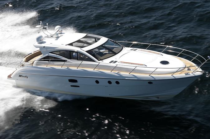 Private Group Sydney Tour in One Day Including Luxury Super Yacht Cruise on Sydney Harbour