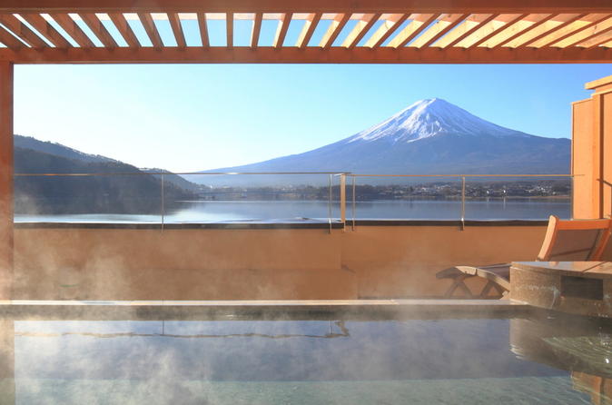 Mt fuji yamanakako onsen experience and outlets shopping day trip in tokyo 140478