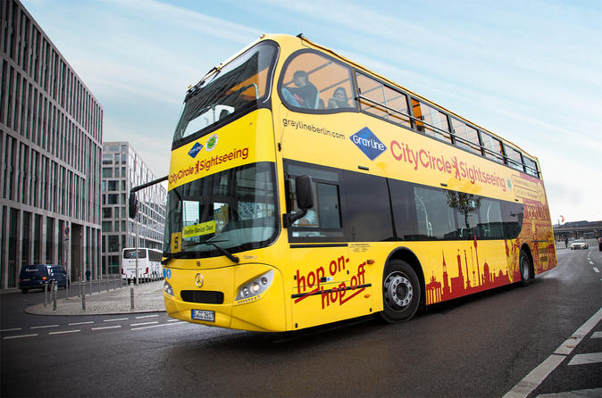 Berlin Hop-On Hop-Off Sightseeing Tour: Mitte, Kreuzberg, Friedrichshain and Prenzlauer Berg