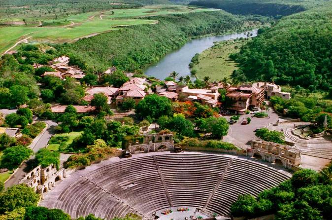 VIP-dagtour met snorkelen bij Catalina en naar Altos de Chavon