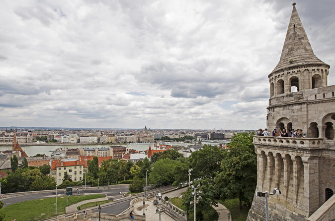 Tour a piedi del quartiere del castello di Budapest incluso il Bastione dei Pescatori