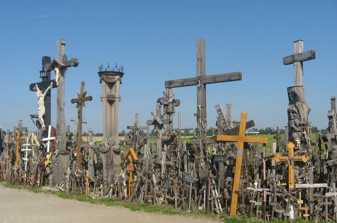 Full-Day Rundale Palace and Hill of Crosses Private Tour