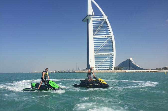 Jetskitour van 30 minuten vanuit Dubai Jetskitour van 30 minuten vanuit Dubai