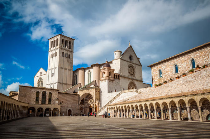Full-Day Private Tour to Perugia and Assisi from Siena