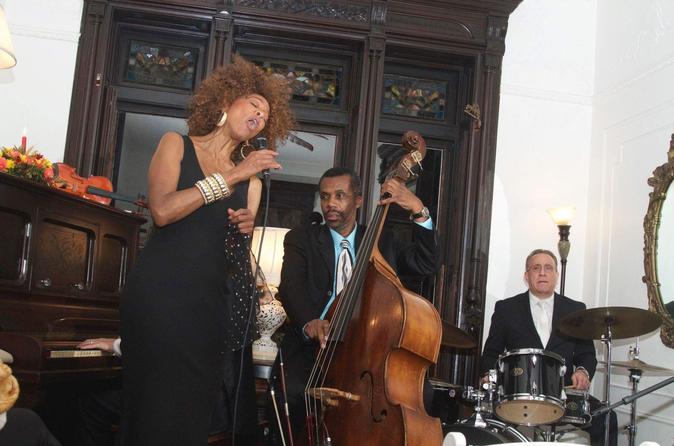 Série de concerts au festival de jazz avec du poisson frit