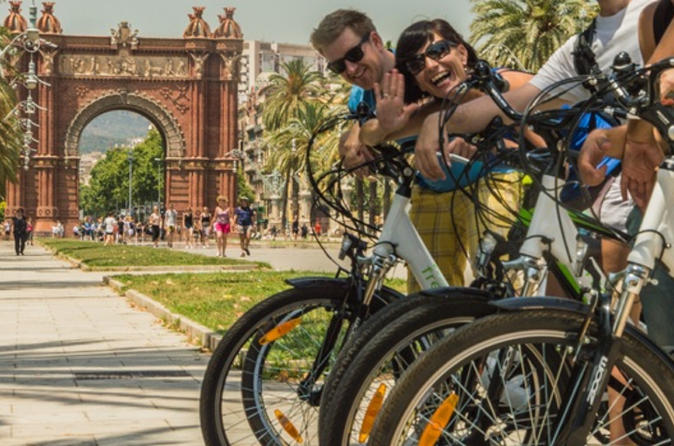 Visite privée en vélo d'époque et photographies à Barcelone