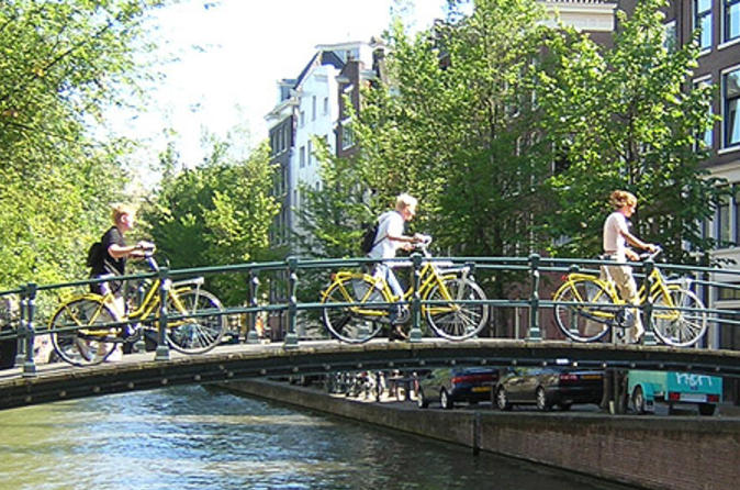 Excursão de bicicleta para grupo pequeno em Amsterdã