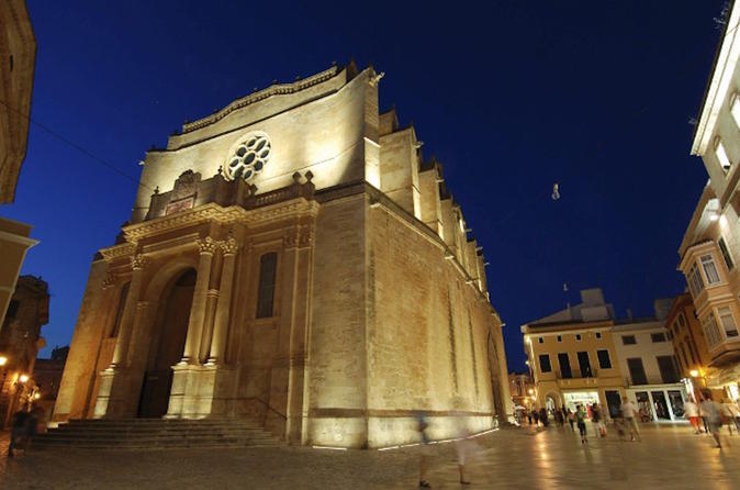 Ciutadella tour in the evening