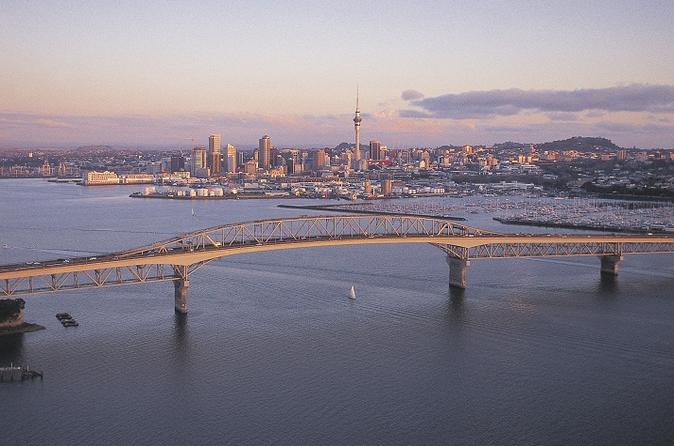 Excursion en bord de mer à Auckland : visite touristique de la ville, croisière dans le port et Sky Tower