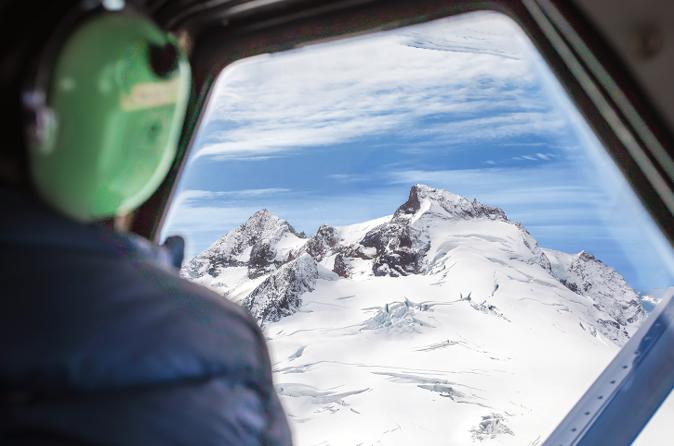 Glacier Sightseeing Experience by Floatplane from Whistler